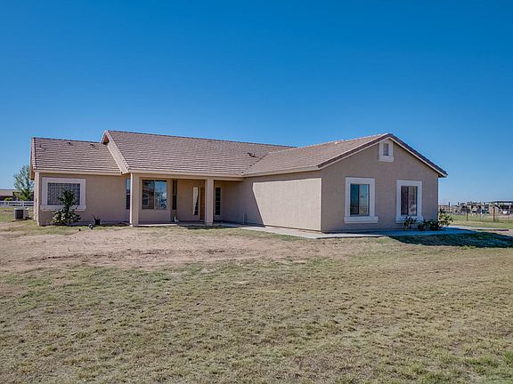 3rd image of 2911 E Eliza Cir