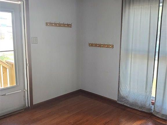 5th image of 7 Blaine St
