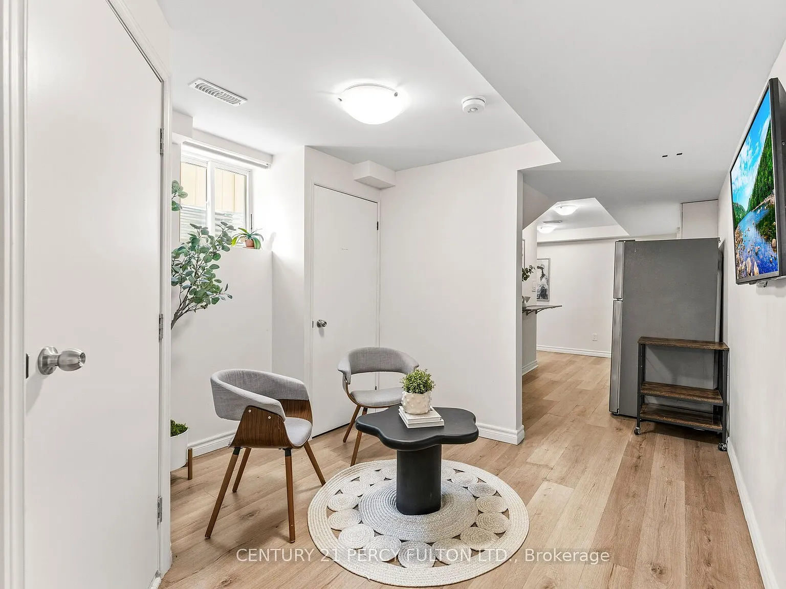 2 bed, $1,600 — Photo 4