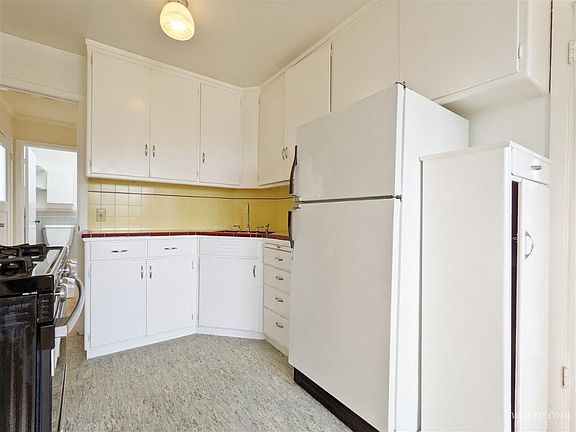 4th image of 485 38th Ave APT 5