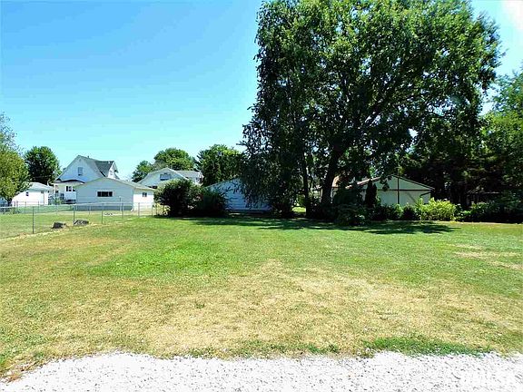 5th image of 127 N Pleasant Ave