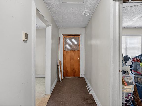 2nd image of 312 Chaney Ln