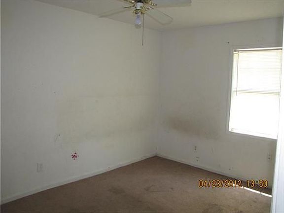 4th image of 307 Alastair Dr