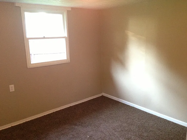 906 Eastwich Dr — Photo 7