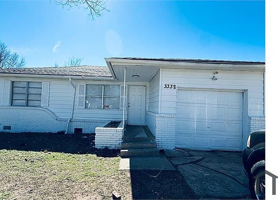 3rd image of 3332 SW 42nd St