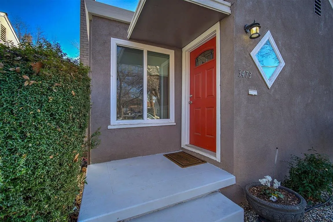 2 bed, $1,800 — Photo 2