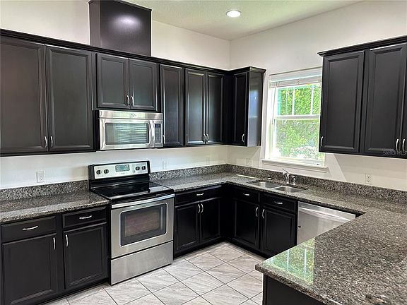 3rd image of 9350 Woodcrane Dr