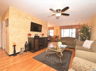 5 Birchwood Ct APT 4L, Mineola, NY 11501