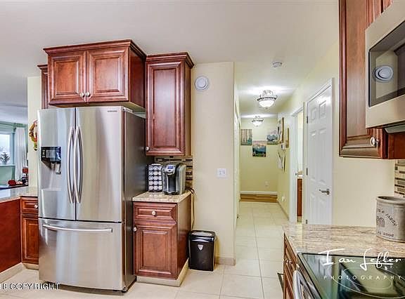 4th image of 2585 Therron St