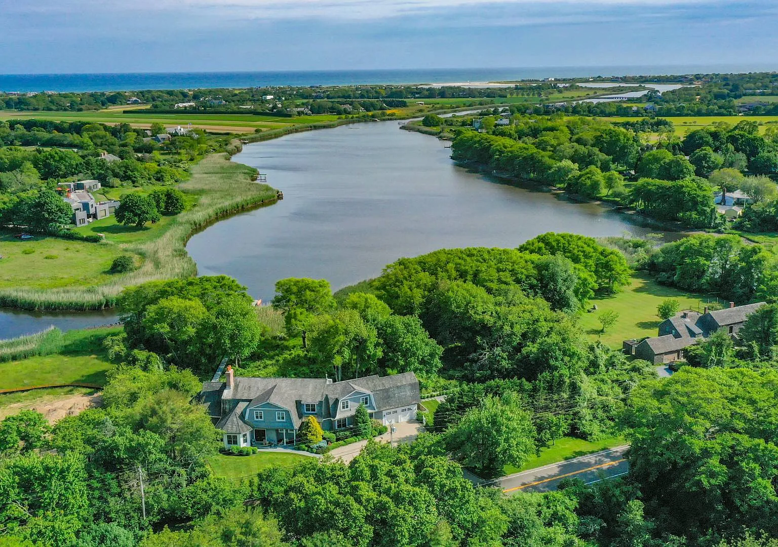 Waterfront Rental in Sagaponack — Photo 2
