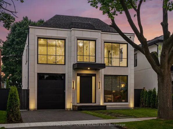 121 Edgecroft Rd, Toronto, ON M8Z 2C2