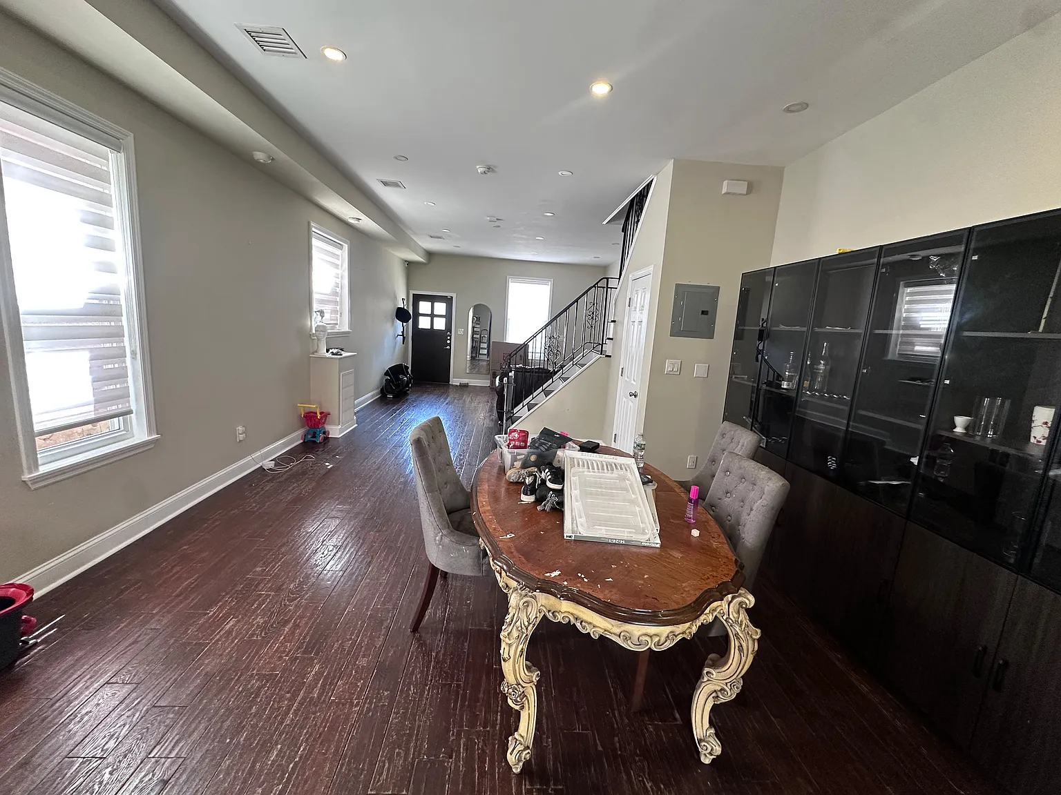 276 Armstrong Ave — Photo 4