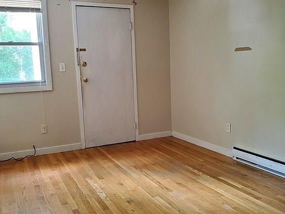 4th image of 27 Elmwood Park #3