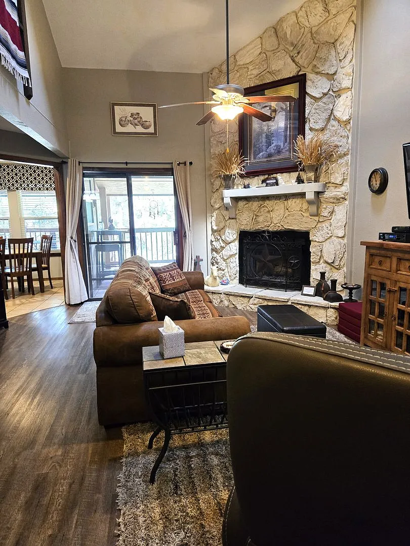 Furnished Three Bedroom Condo With Water and Internet Paid — Photo 4