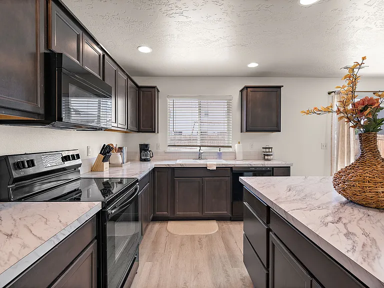11865 Wilmington St — Photo 7