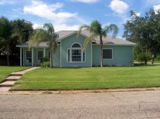 101 S Sierra Woods Dr, Rockport, TX 78382