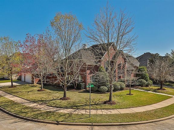 2nd image of 13922 Hartcrest Dr