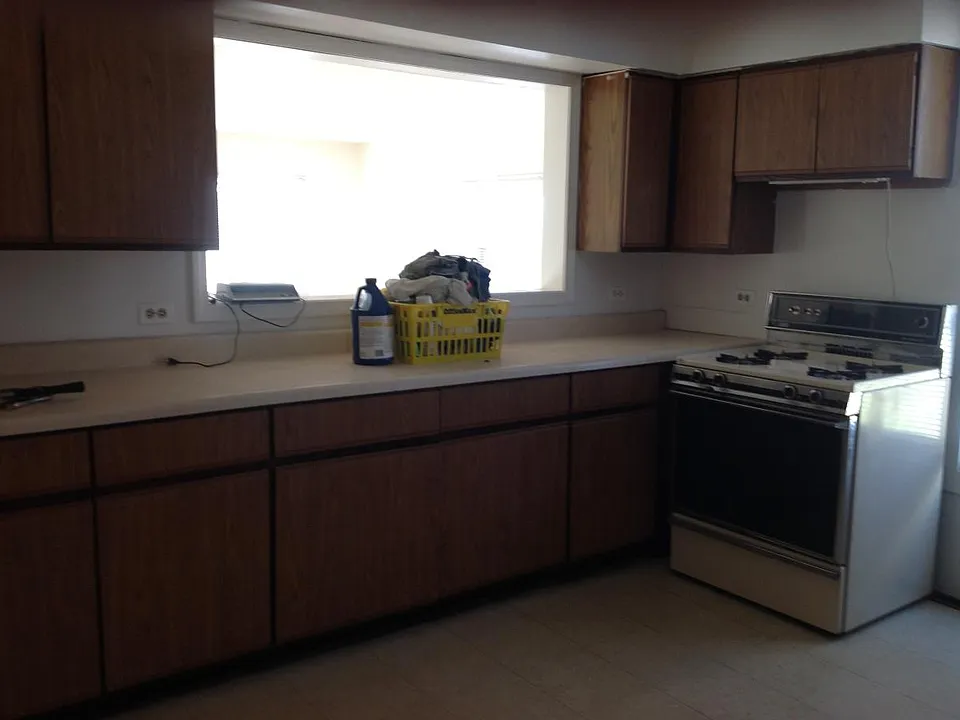 28 E Oak St #FOX