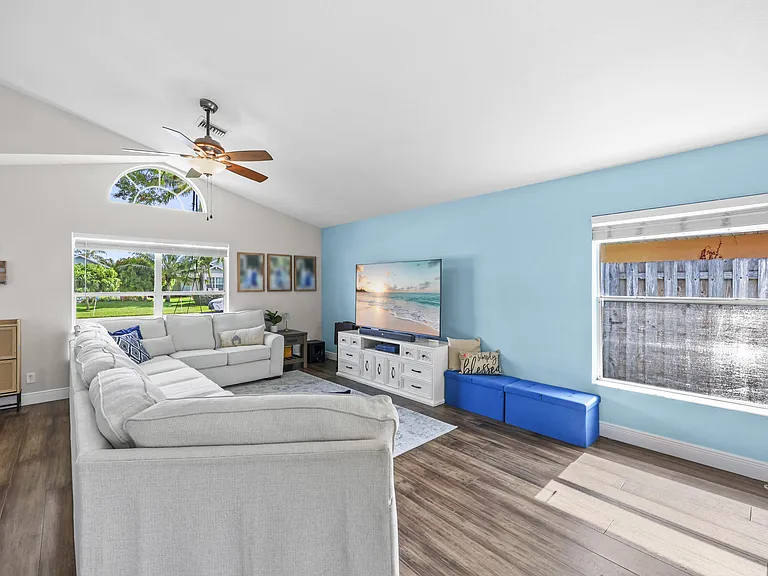 6238 Pompano St — Photo 10