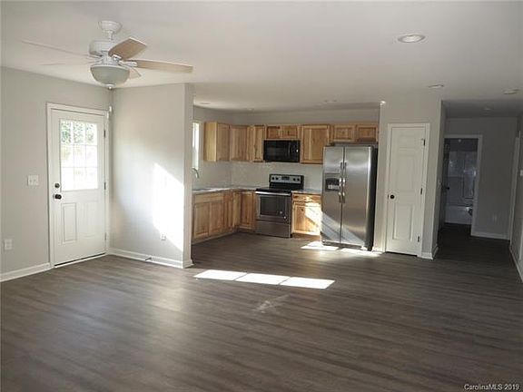 3rd image of 2034 Glen Manor Ct