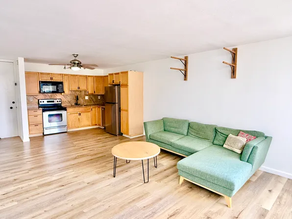 1617 Clark St APT 404, Honolulu, HI 96822