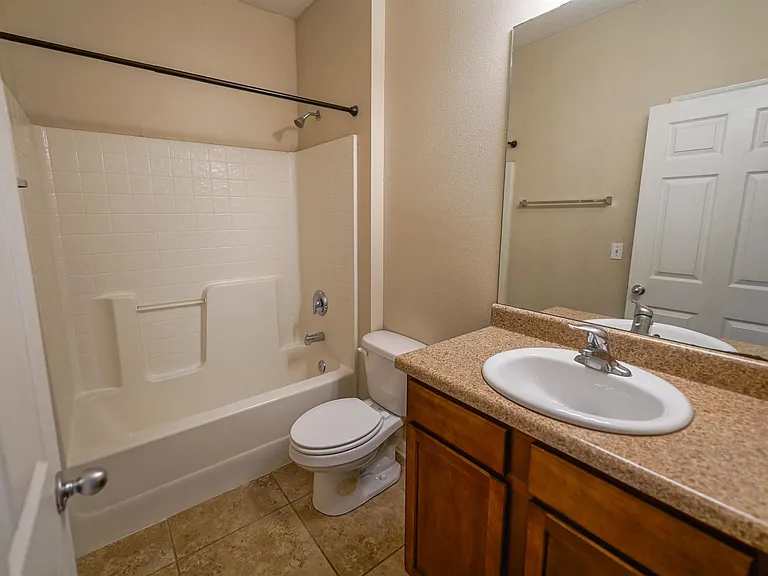 2400 Fred Smith Rd #204 — Photo 14