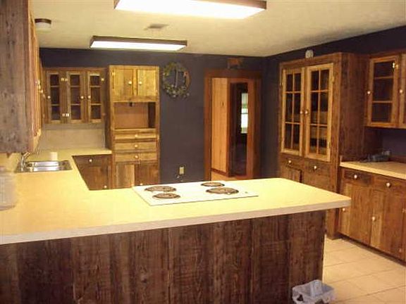 5th image of 512 Lawrence Ln