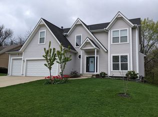 2111 S Lindenwood Dr, Olathe, KS 66062