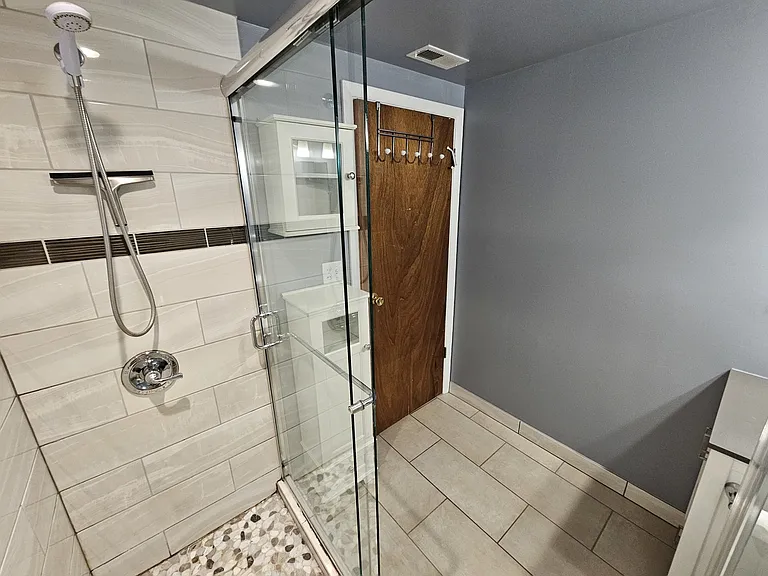 1140 W Barry Ave #1 — Photo 13