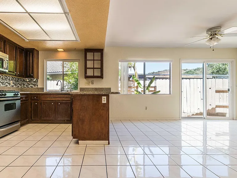 11485 Spitfire Rd — Photo 3