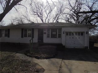 1932 Crestview Dr, Bartlesville, OK 74003