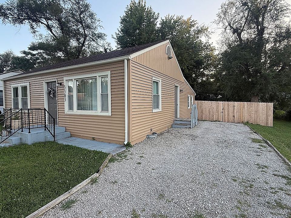1st image of 3303 SE Indiana Ave