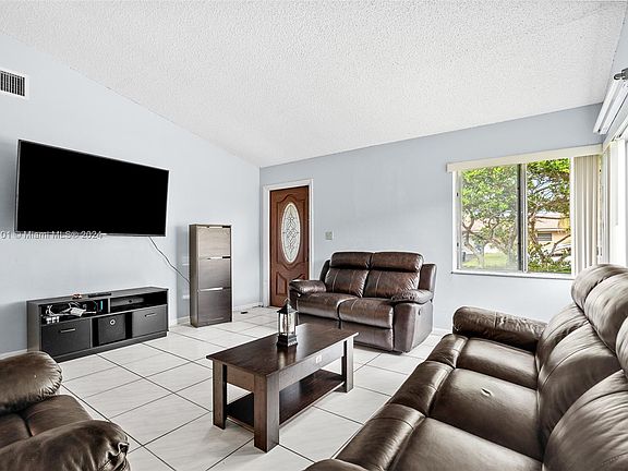 3rd image of 11466 NW 23rd St