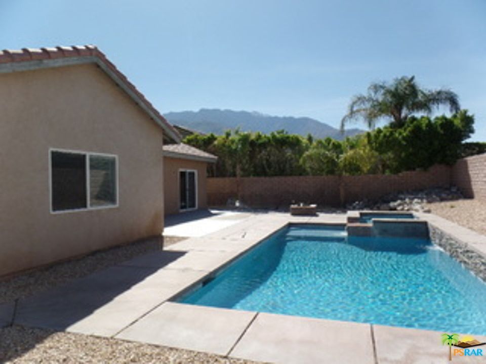 1st image of 1574 Amelia Way
