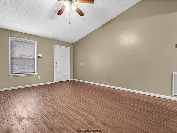 5th image of 33333335 Lodgepole Cir