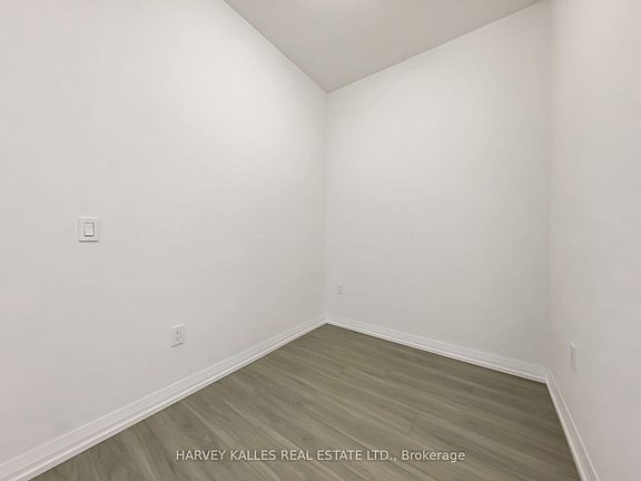 4th image of 25 Holly St #2604