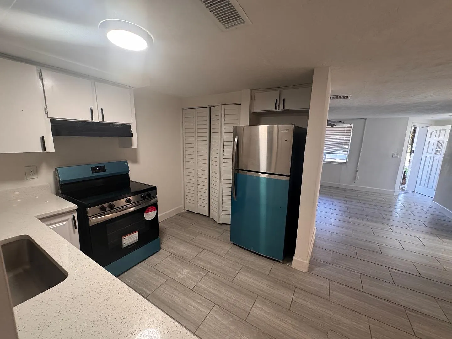 5525 Quist Dr - 5525 Quist Dr Unit 1 — Photo 3