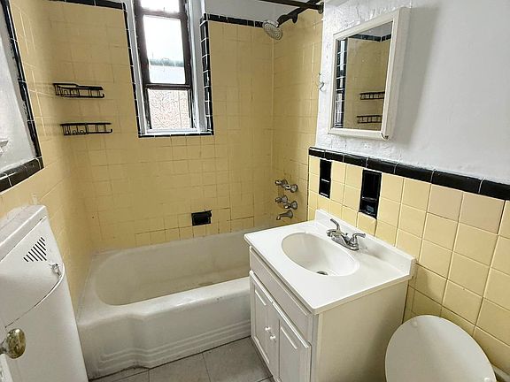5th image of 195 Underhill Ave #3R