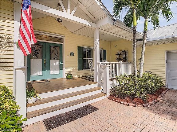 2nd image of 15783 Caloosa Creek Cir