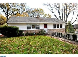 949 Brown Ave, Huntingdon Valley, PA 19006