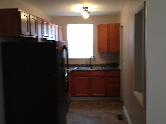 5th image of 1541 Sturm Ave