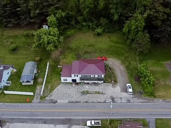718 Main St, Narrows, VA 24124