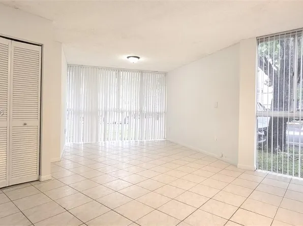7035 NW 186th St APT D110, Hialeah, FL 33015