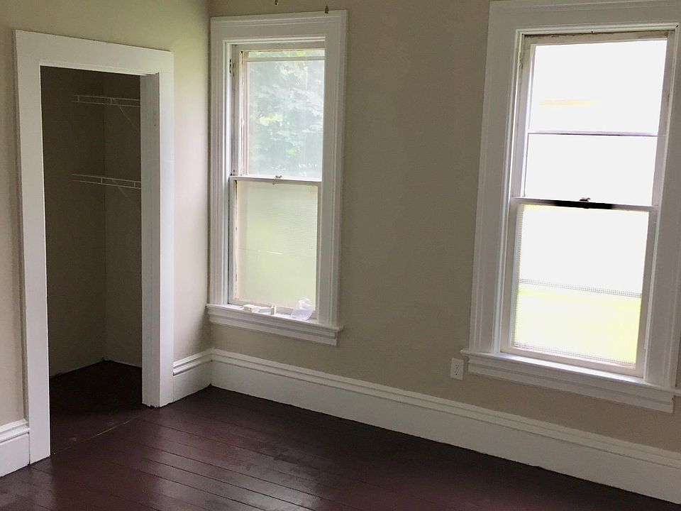 2nd image of 60 James St #1