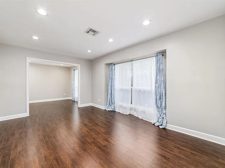 5731 Cheltenham Dr — Photo 6