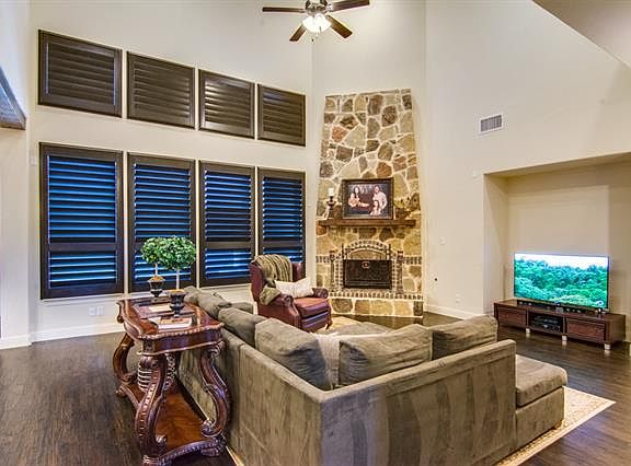 2nd image of 1448 Latigo Ln