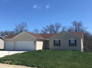 118 Falcons Crest Dr, Wright City, MO 63390