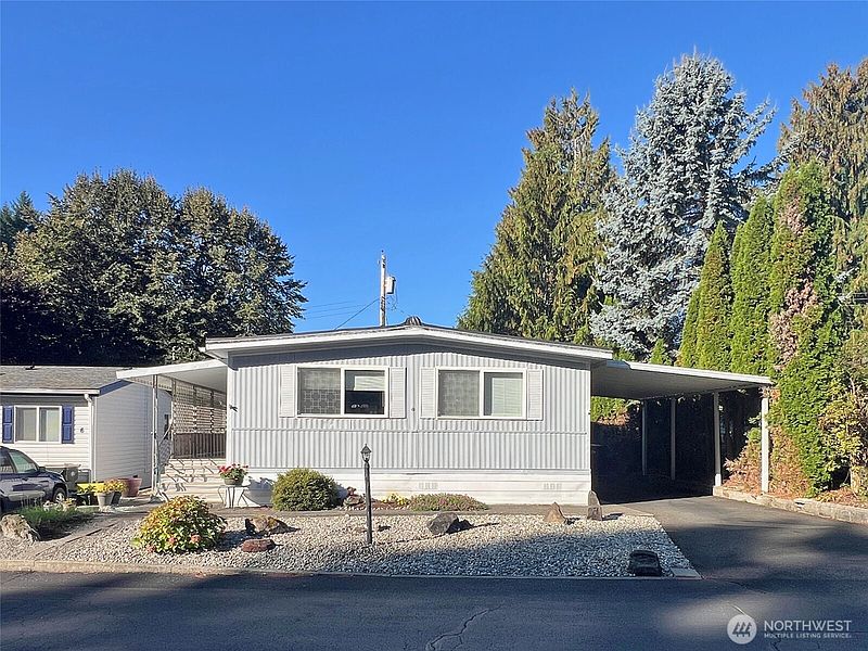 3rd image of 7300 32nd Avenue NE #8