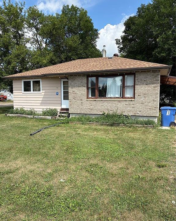 1st image of 711 Yorkton AVENUE