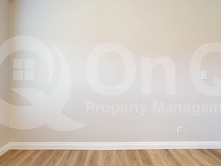 204 Rosewood Dr — Photo 11